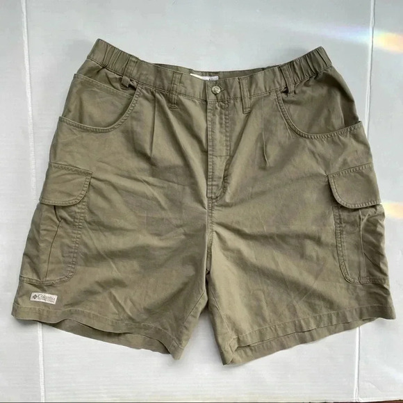 Columbia Sports War Company Cargo Men Shorts  Size 38  Made In The USA - Picture 1 of 13